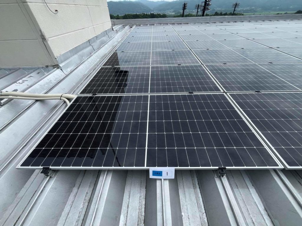 roof-after-cleaning-panels-1